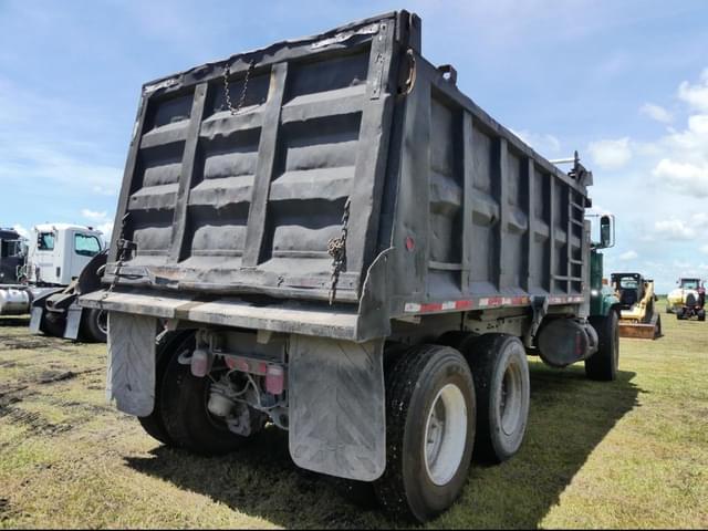 Image of Mack RD690S equipment image 2
