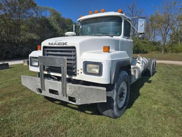 Main image Mack RD690S