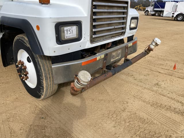 Image of Mack RD690S equipment image 4