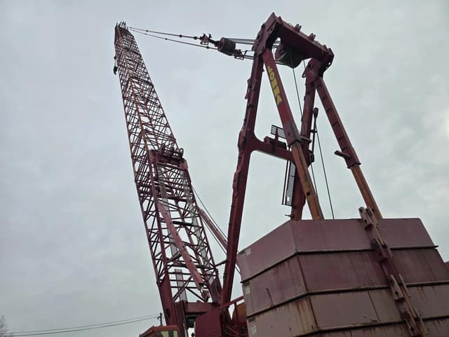 Image of Manitowoc 2250 equipment image 4