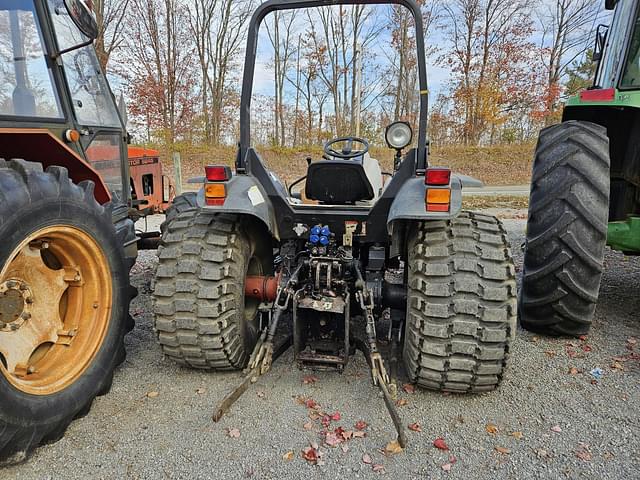 Image of Massey Ferguson 2220 equipment image 4