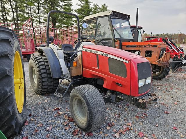 Image of Massey Ferguson 2220 equipment image 2