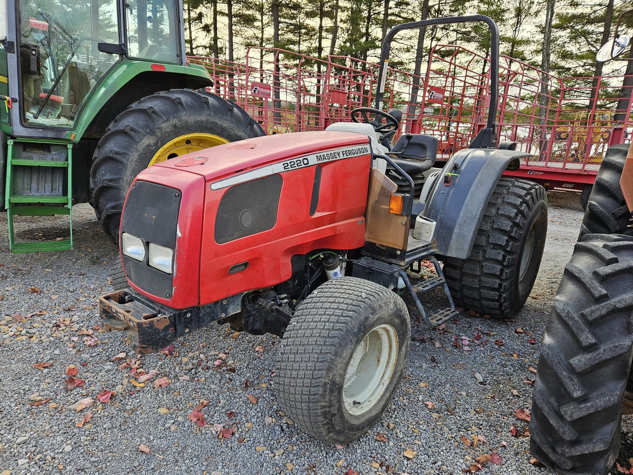 2000 Massey Ferguson 2220 Equipment Image0