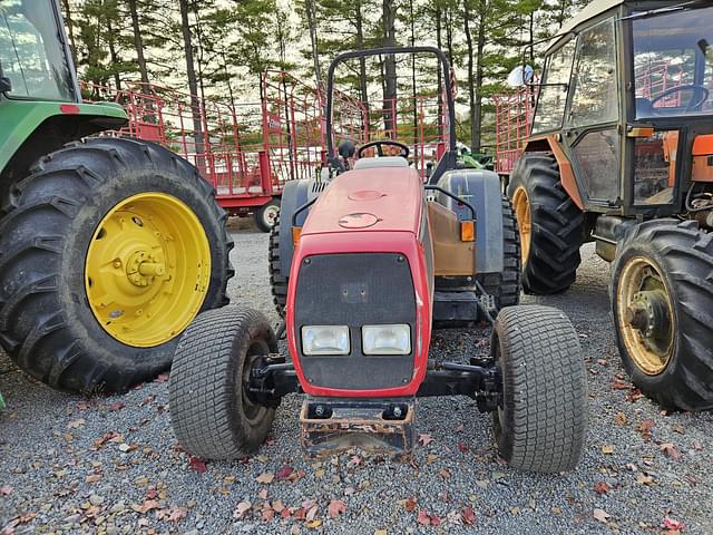 Image of Massey Ferguson 2220 equipment image 1