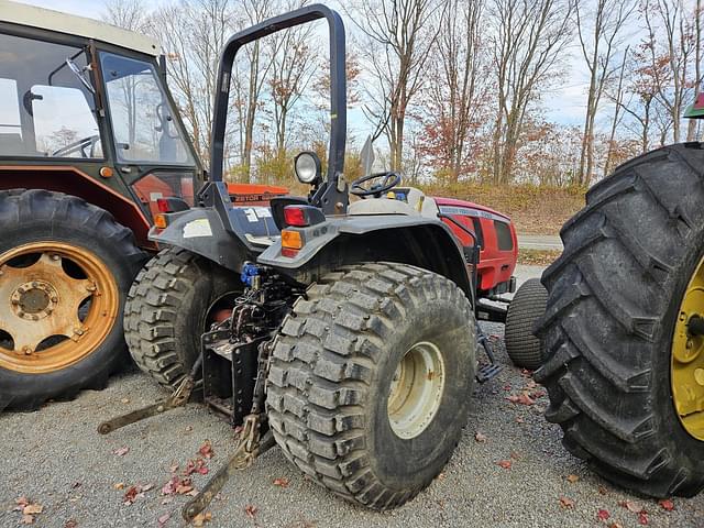 Image of Massey Ferguson 2220 equipment image 3