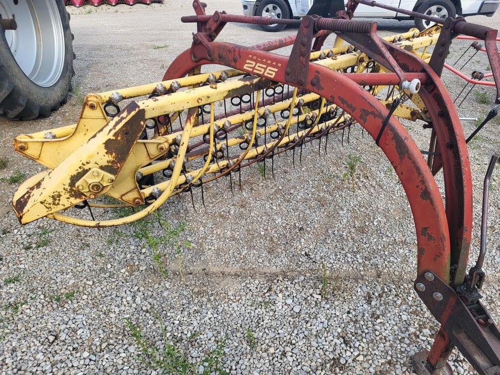 2000 New Holland 256 Equipment Image0