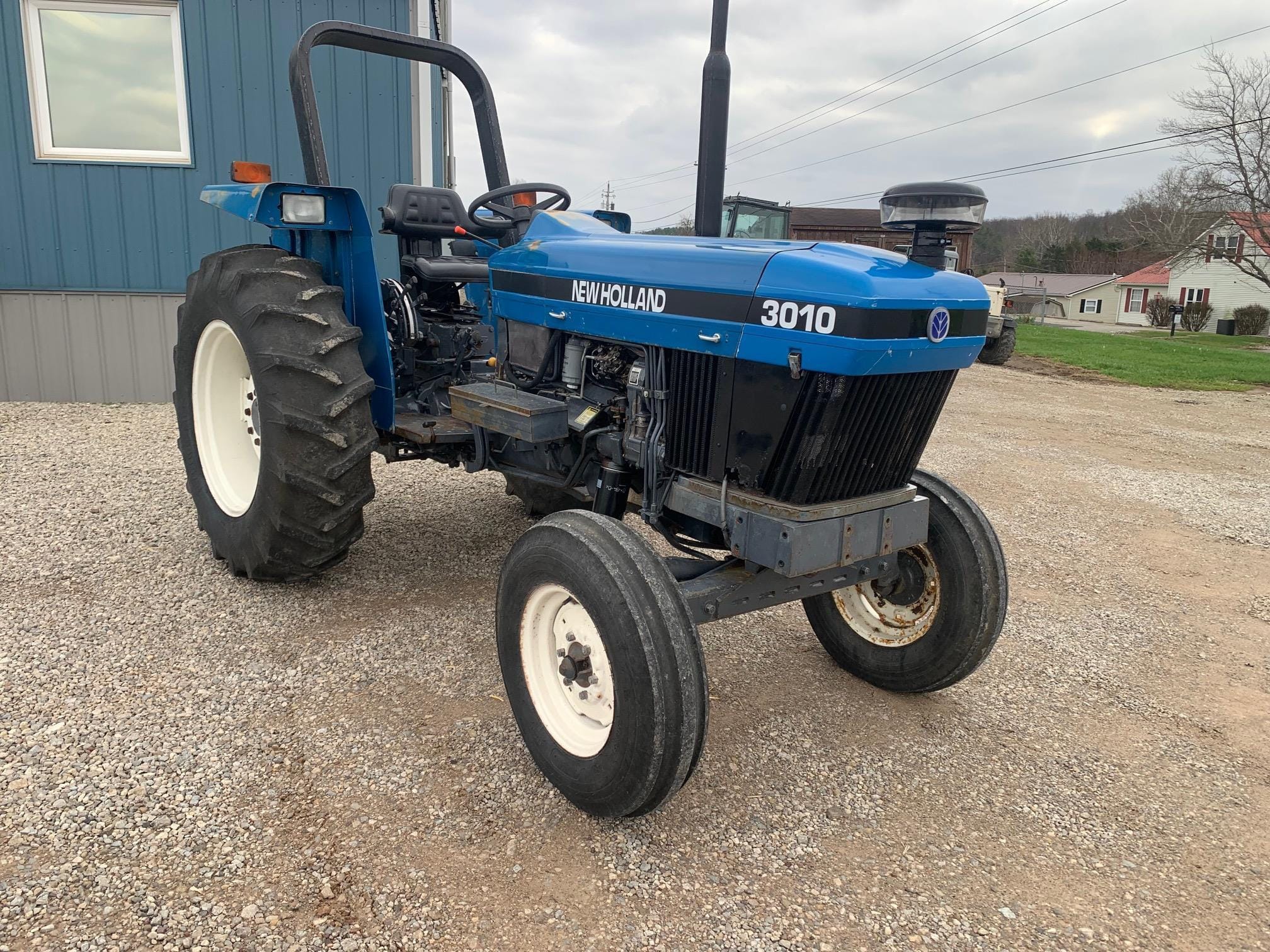 2000 New Holland 3010S Equipment Image0