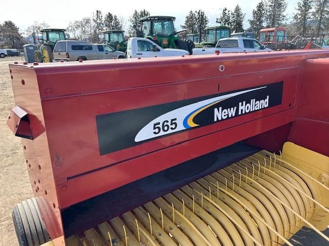 Image of New Holland 565 equipment image 3
