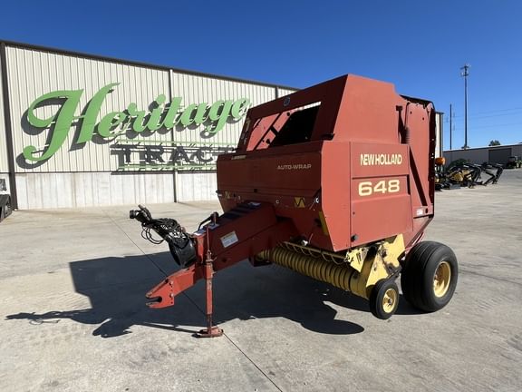 2000 New Holland 648 Equipment Image0