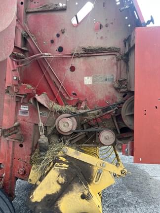 Image of New Holland 648 equipment image 3