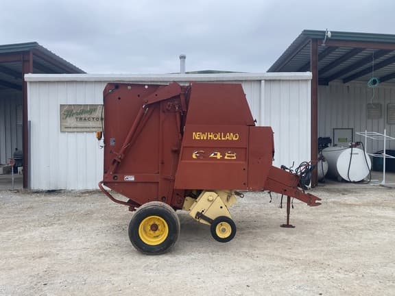 Image of New Holland 648 equipment image 3