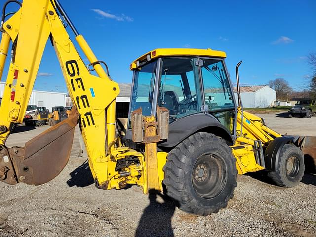 Image of New Holland 655E equipment image 4