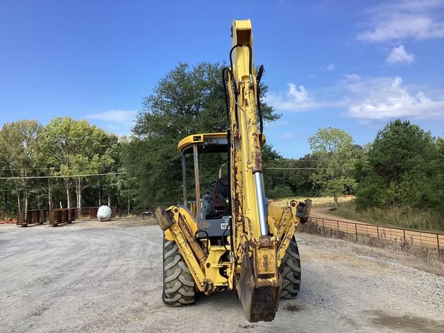 Image of New Holland 655E equipment image 2