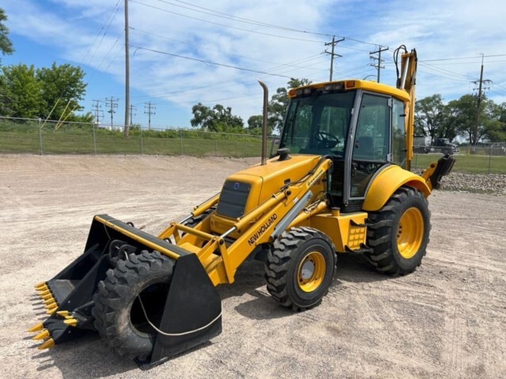 Image of New Holland 675E Primary image