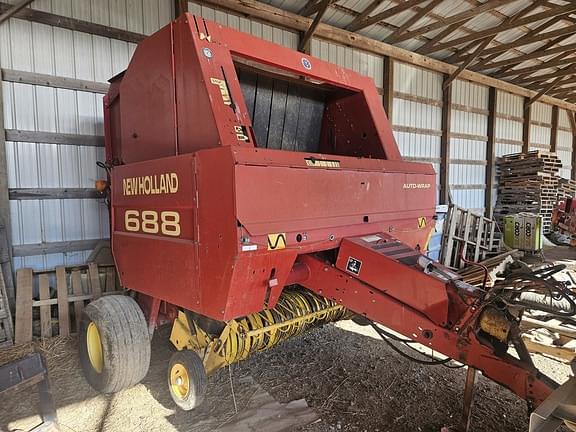 Image of New Holland 688 Primary image