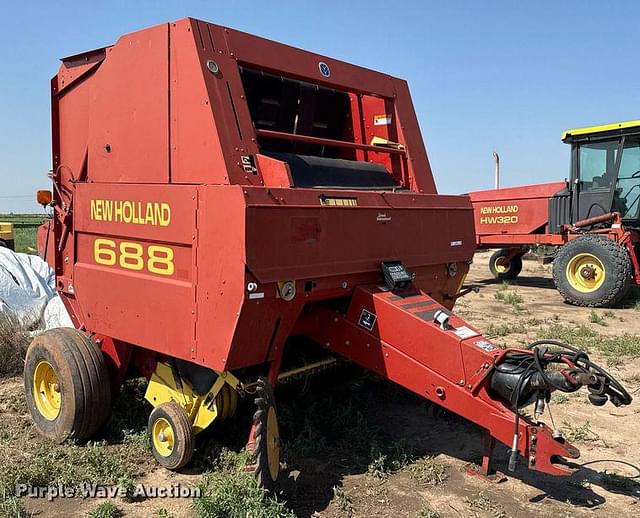 Image of New Holland 688 equipment image 2