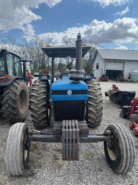 Image of New Holland 7610S equipment image 4