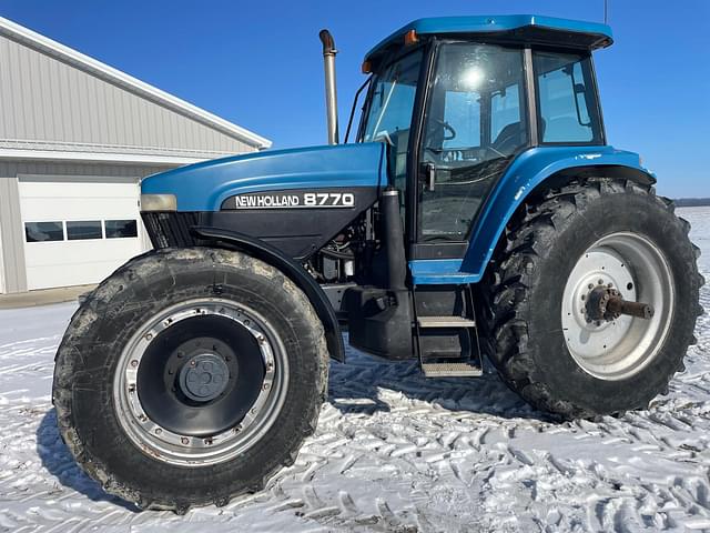 Image of New Holland 8770 equipment image 3