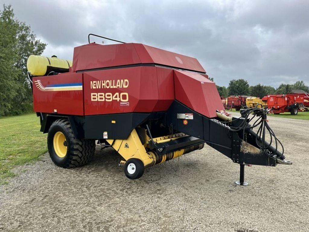 Image of New Holland BB940 Primary image