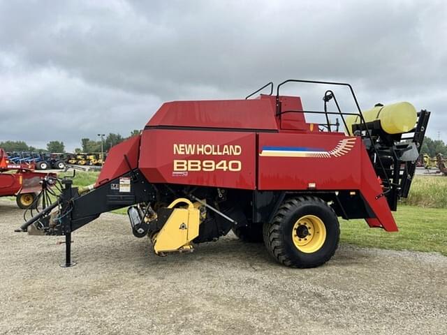 Image of New Holland BB940 equipment image 1