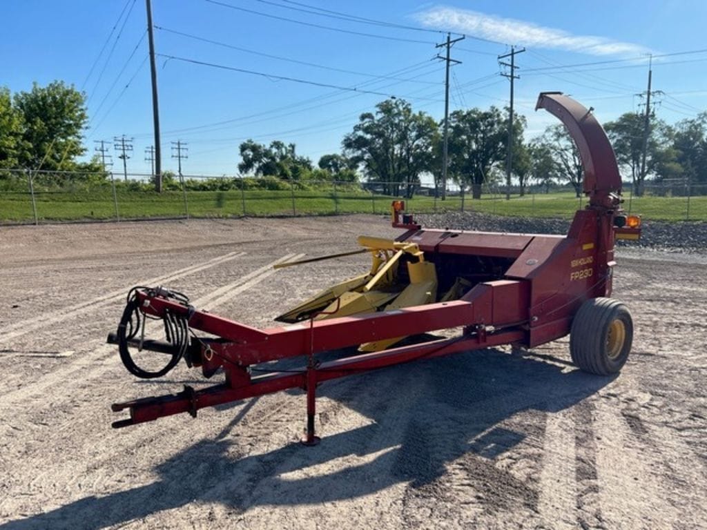 2000 New Holland FP230 Equipment Image0