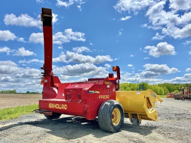 Image of New Holland FP230 equipment image 4