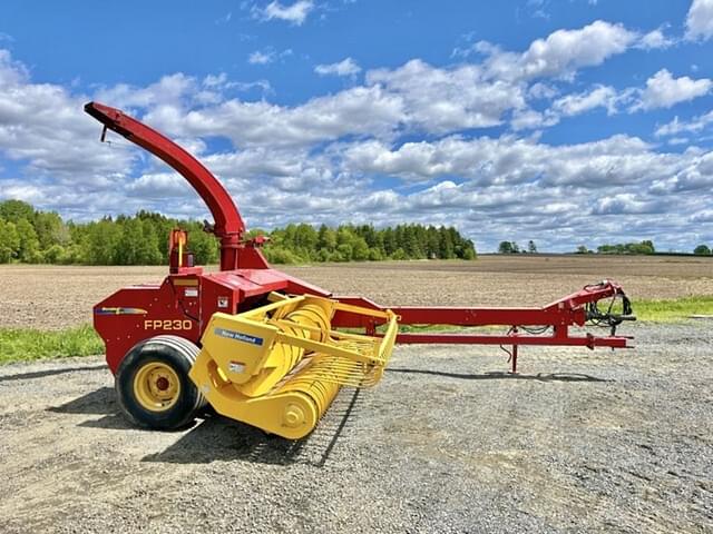 Image of New Holland FP230 equipment image 2