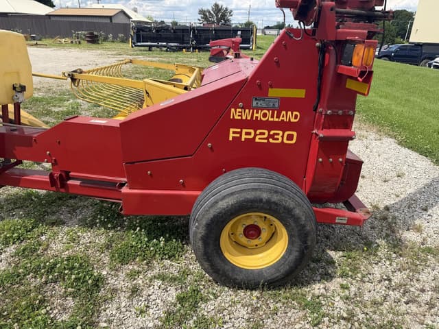 Image of New Holland FP230 equipment image 2