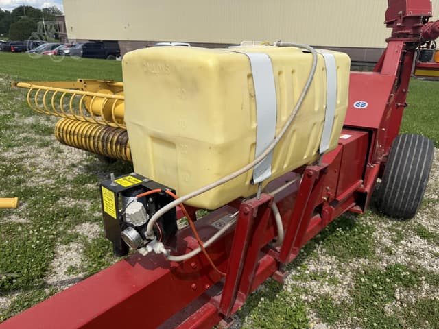 Image of New Holland FP230 equipment image 1