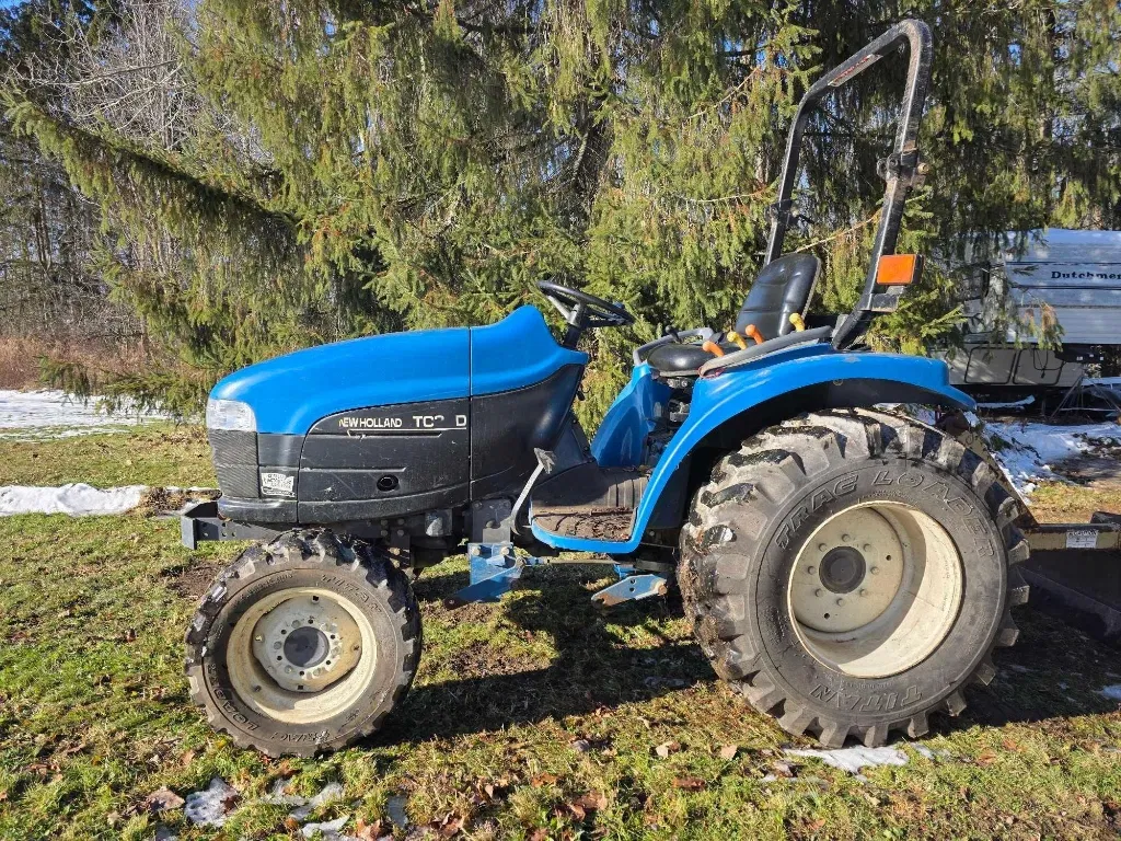 2000 New Holland TC25D Equipment Image0
