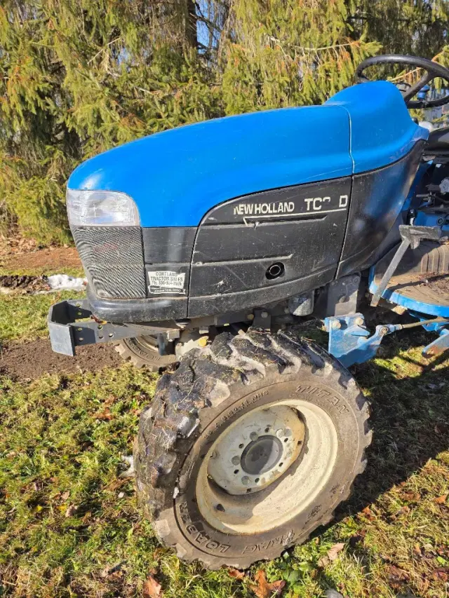 Image of New Holland TC25D equipment image 1