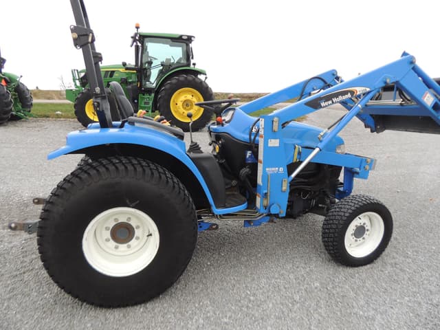 Image of New Holland TC25D equipment image 3