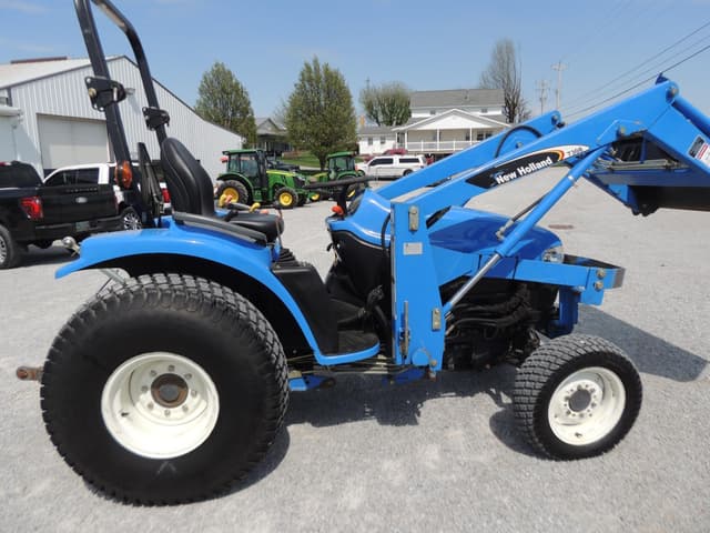 Image of New Holland TC25D equipment image 4