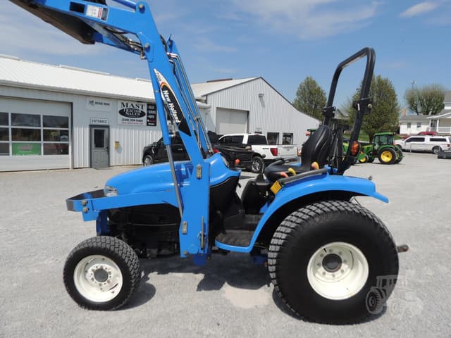 Image of New Holland TC25D equipment image 2