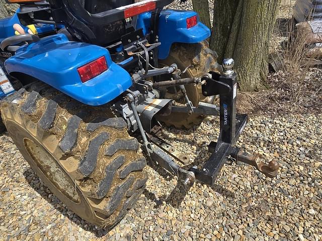 Image of New Holland TC33D equipment image 3