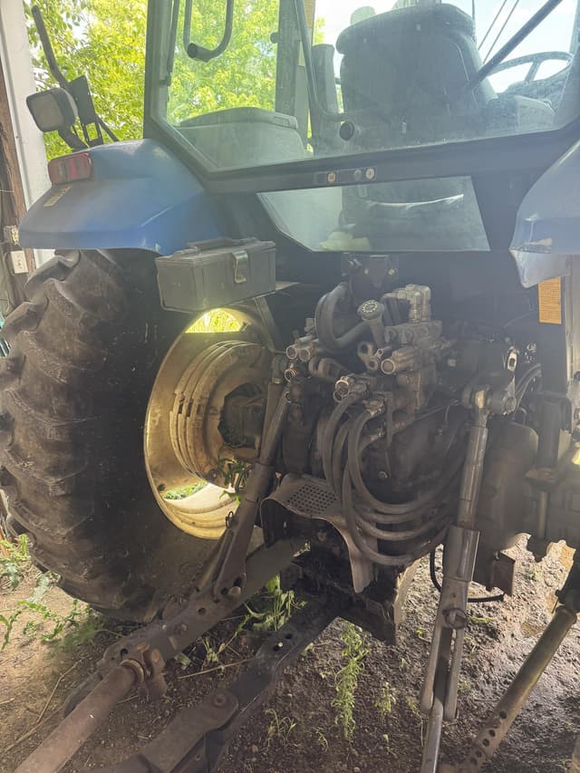 Image of New Holland TS110 equipment image 1