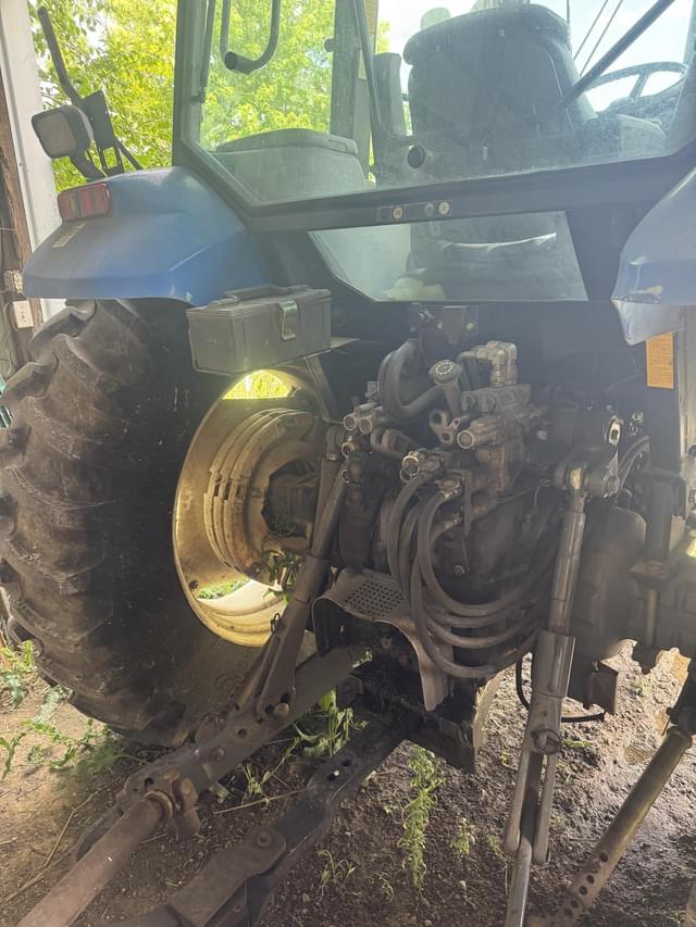 Image of New Holland TS110 equipment image 1