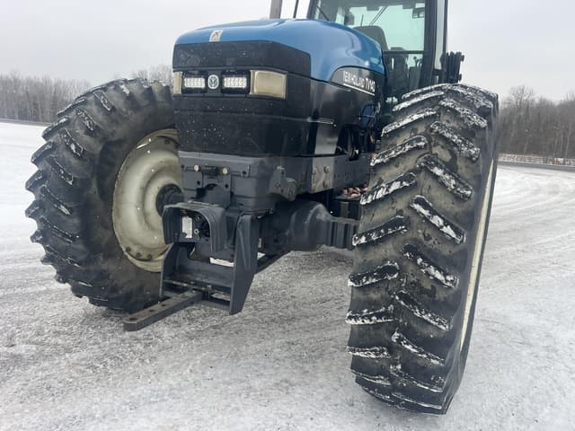 Image of New Holland TV140 equipment image 3