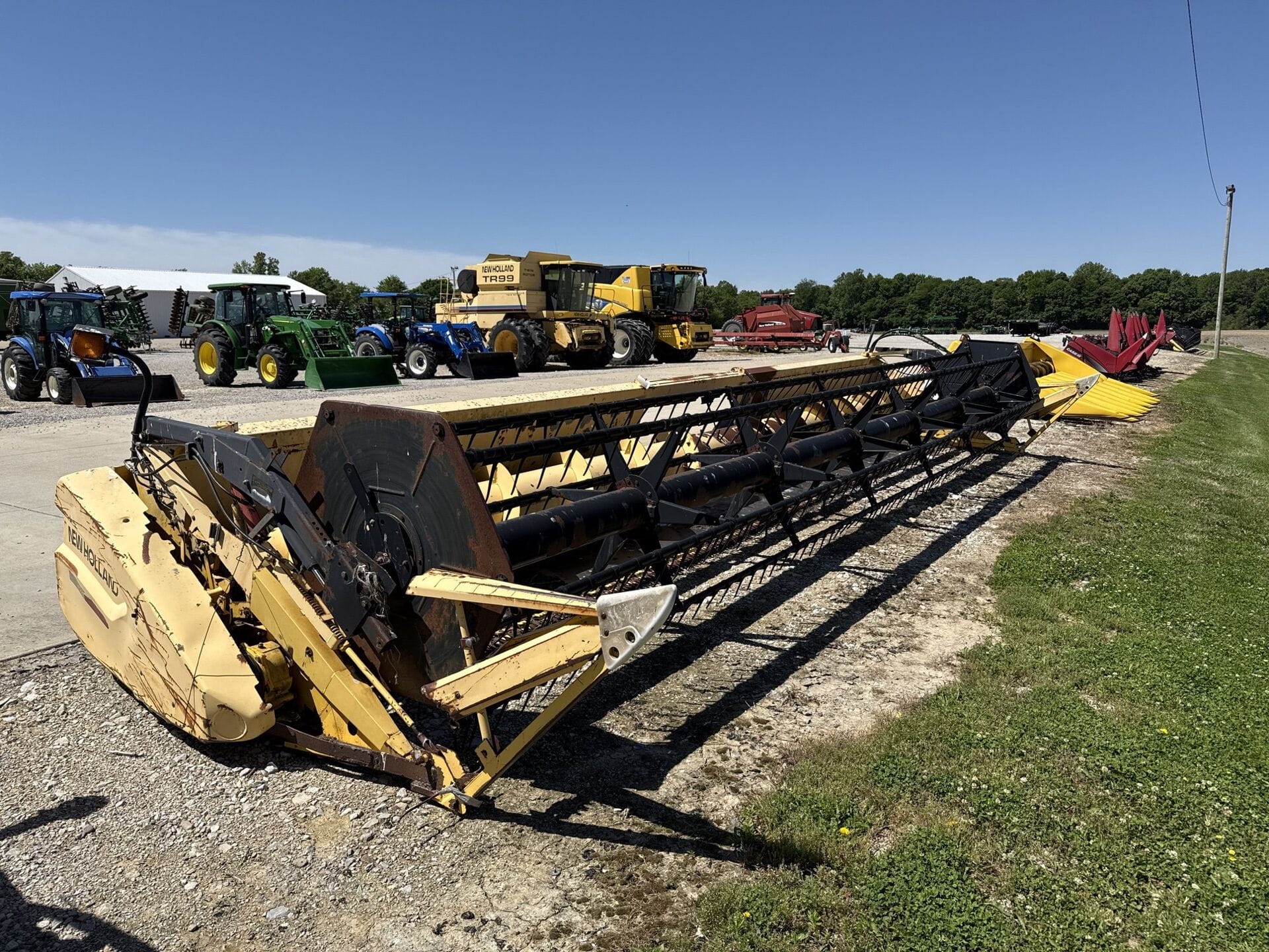2000 New Holland 73C Equipment Image0