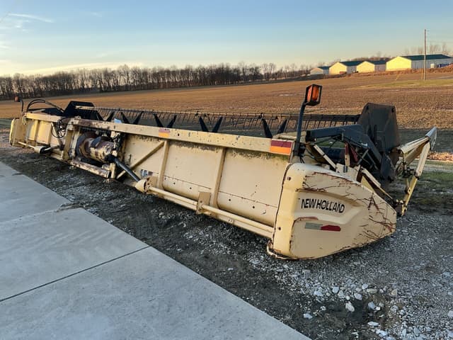 Image of New Holland 73C equipment image 2