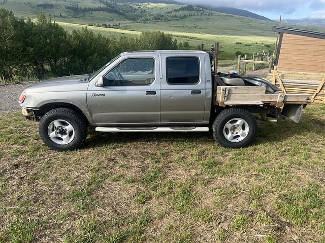 Image of Nissan Frontier equipment image 1