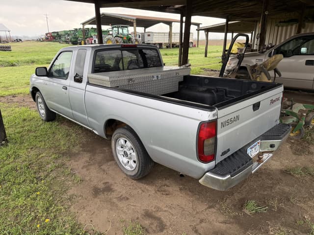 Image of Nissan Frontier equipment image 3