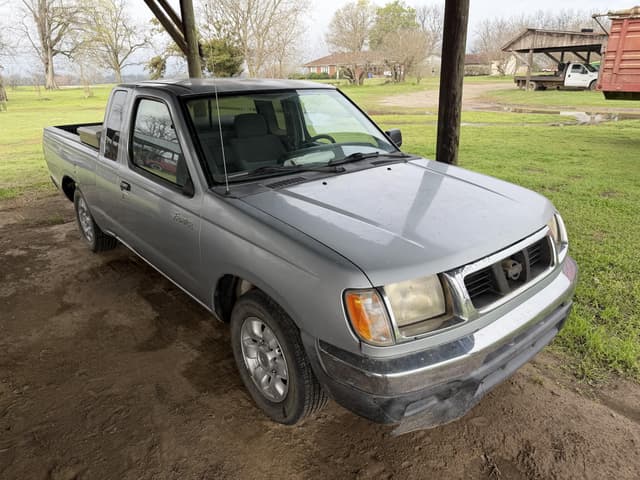 Image of Nissan Frontier equipment image 1