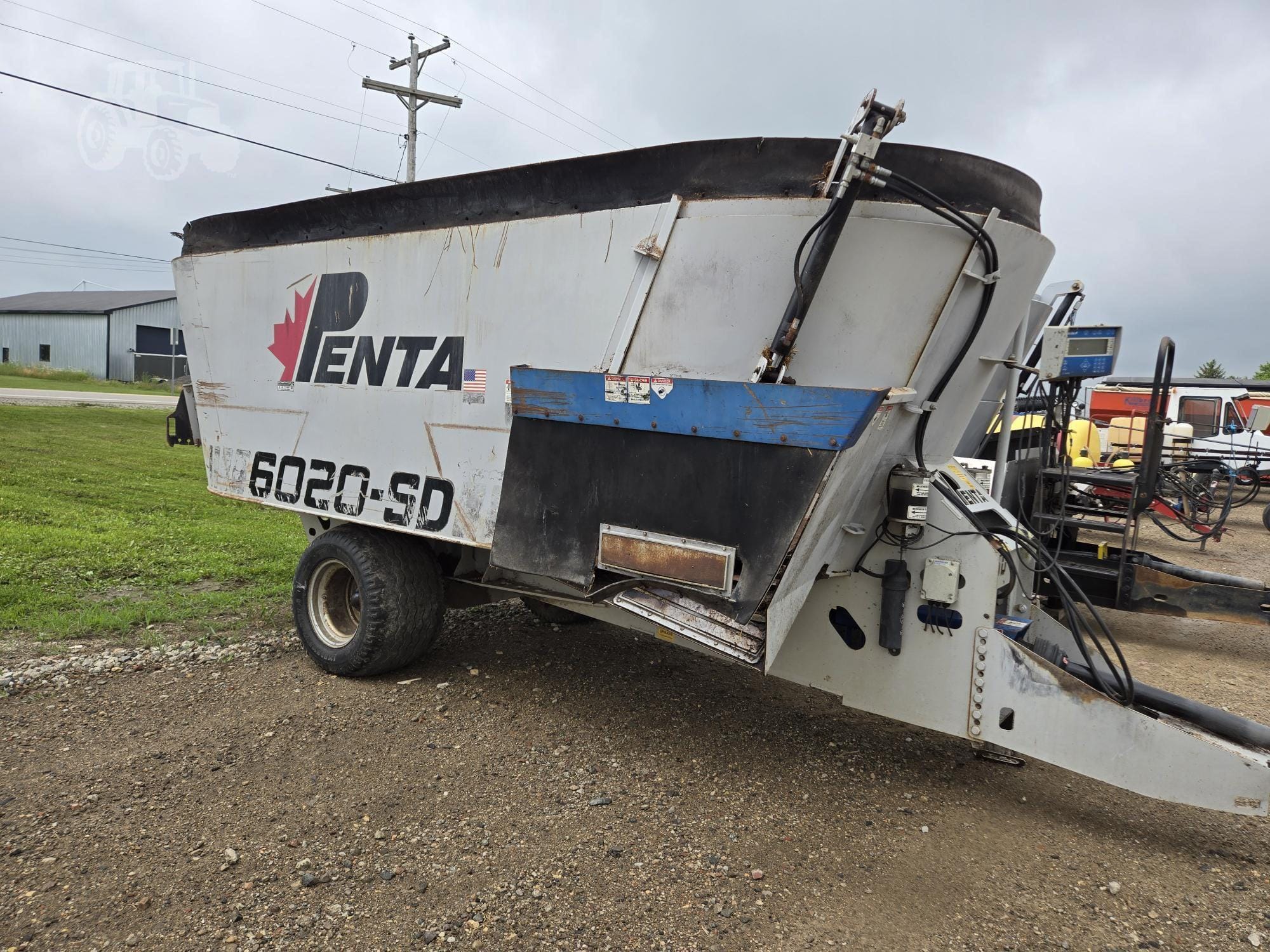 2000 Penta 6020 SD Equipment Image0