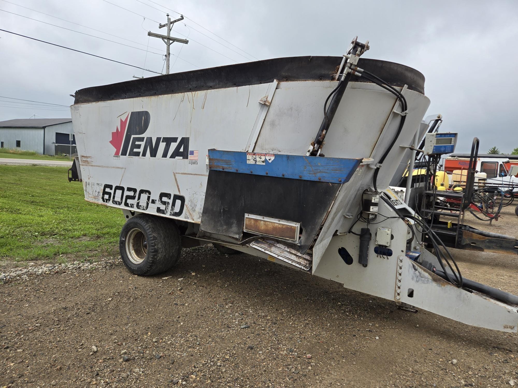 2000 Penta 6020 SD Equipment Image0