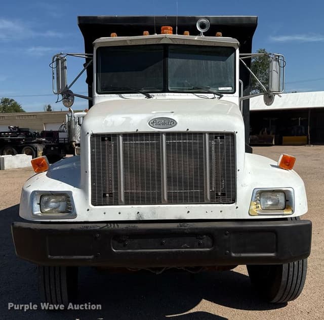 Image of Peterbilt 330 equipment image 1