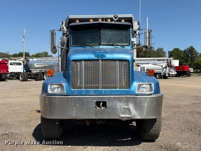 Image of Peterbilt 330 equipment image 1