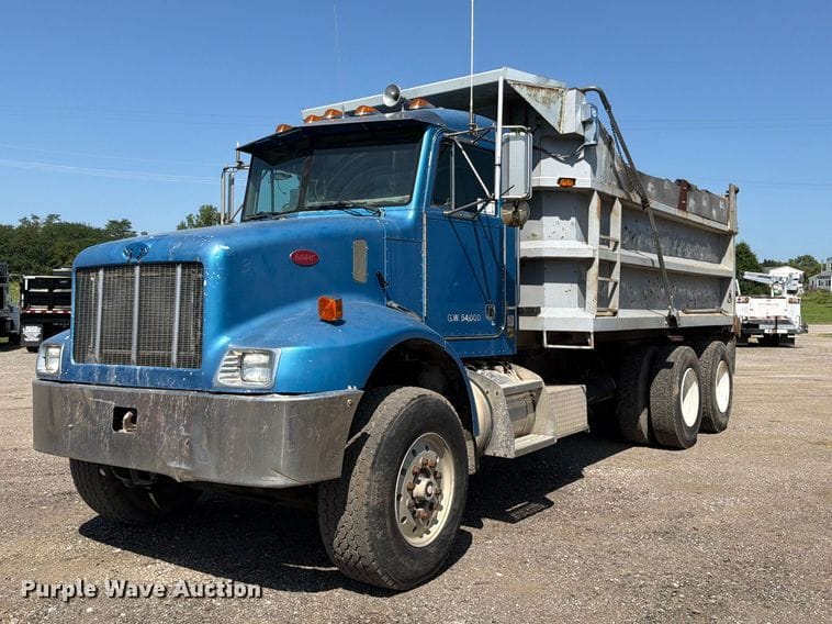2000 Peterbilt 330 Equipment Image0