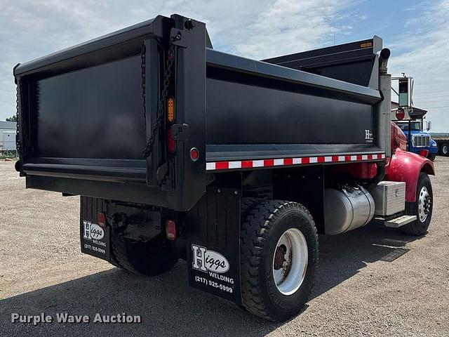 Image of Peterbilt 330 equipment image 4