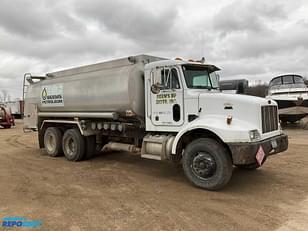 Main image Peterbilt 330 1